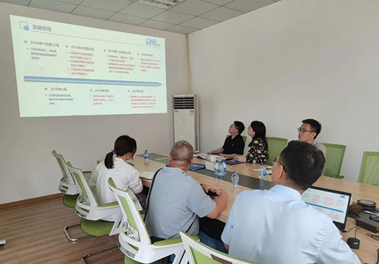 石龍鎮(zhèn)經(jīng)濟(jì)發(fā)展局領(lǐng)導(dǎo)蒞臨我司參觀指導(dǎo) 石龍鎮(zhèn)經(jīng)濟(jì)發(fā)展局領(lǐng)導(dǎo)蒞臨我司參觀指導(dǎo)